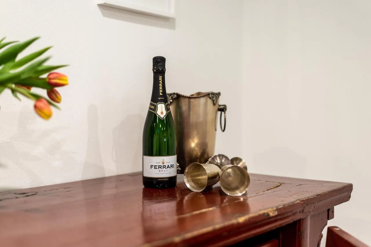 Holiday Home Garibaldiom Palermo Centro Storico! 아파트